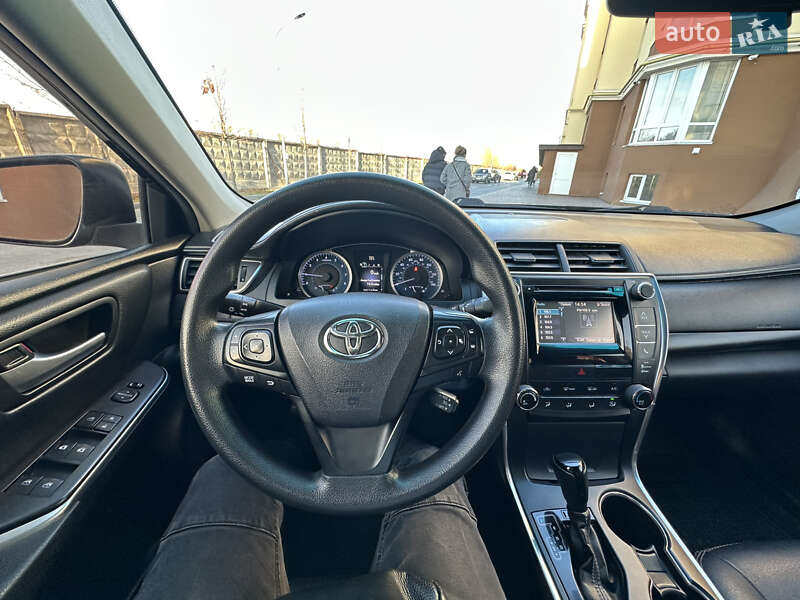 Седан Toyota Camry 2014 в Киеве