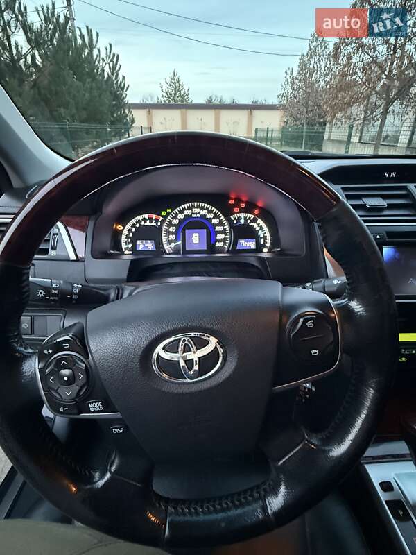 Седан Toyota Camry 2012 в Николаеве