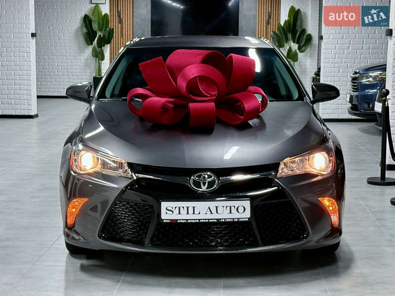 Седан Toyota Camry 2016 в Одессе