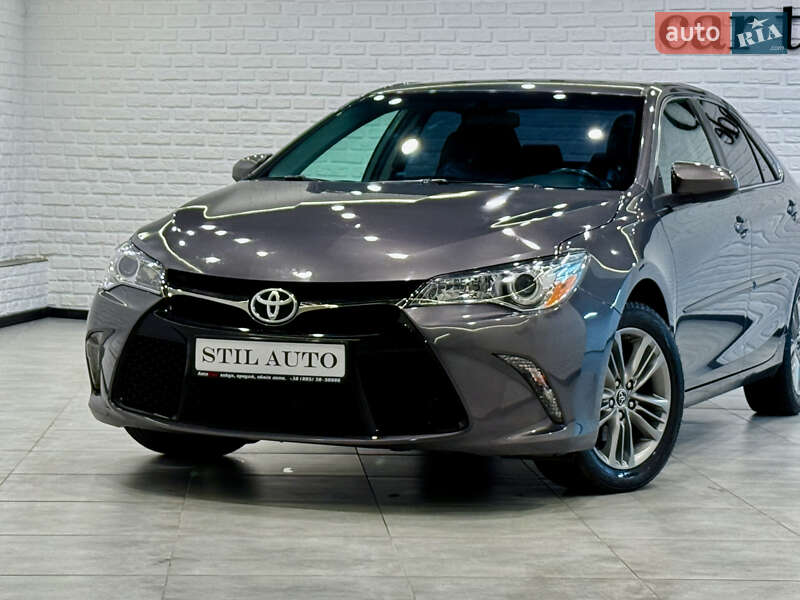 Седан Toyota Camry 2016 в Одессе