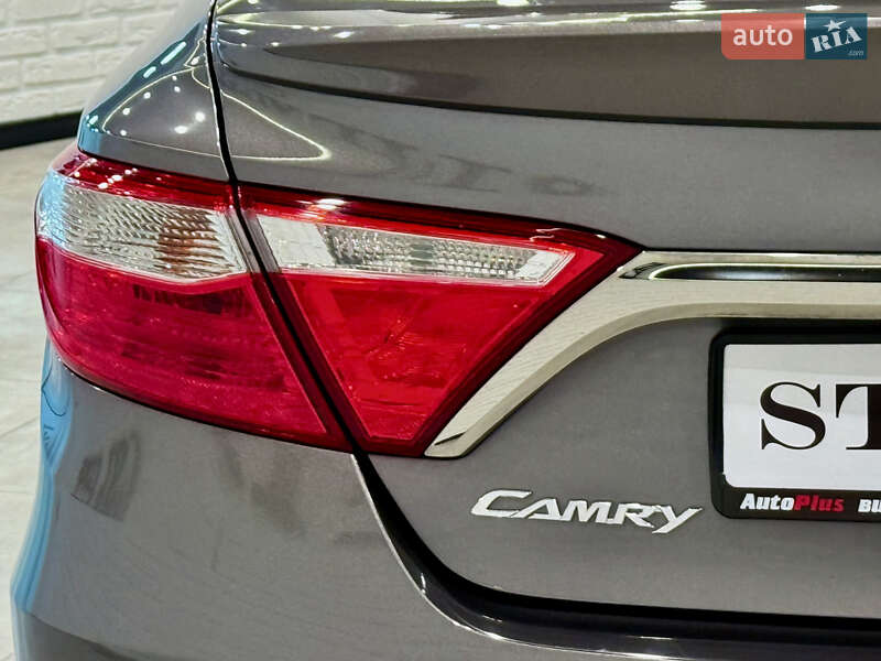 Седан Toyota Camry 2016 в Одессе