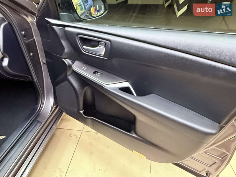 Седан Toyota Camry 2016 в Одессе