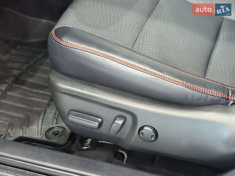 Седан Toyota Camry 2016 в Одессе