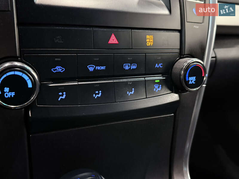 Седан Toyota Camry 2016 в Одессе