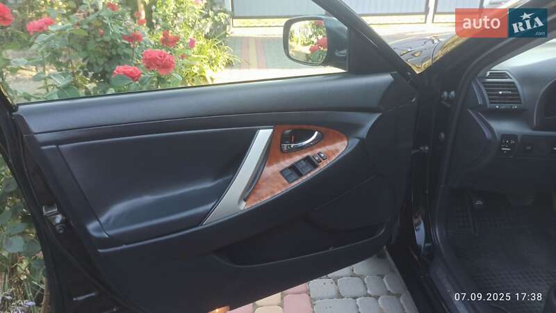 Седан Toyota Camry 2006 в Виннице