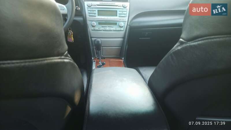 Седан Toyota Camry 2006 в Виннице