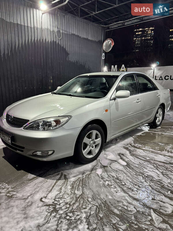 Седан Toyota Camry 2003 в Киеве