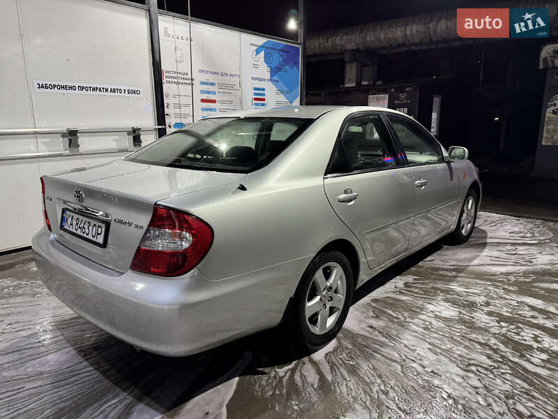 Седан Toyota Camry 2003 в Киеве