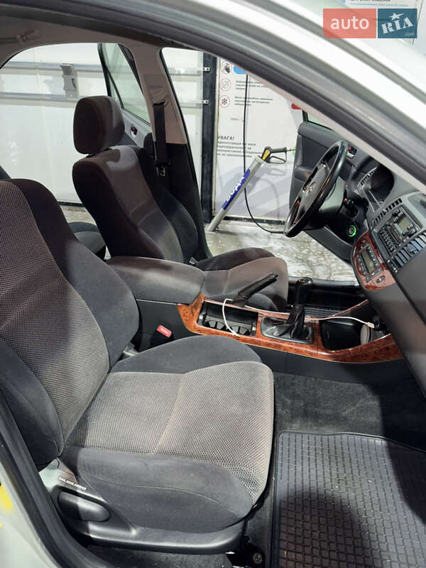 Седан Toyota Camry 2003 в Киеве