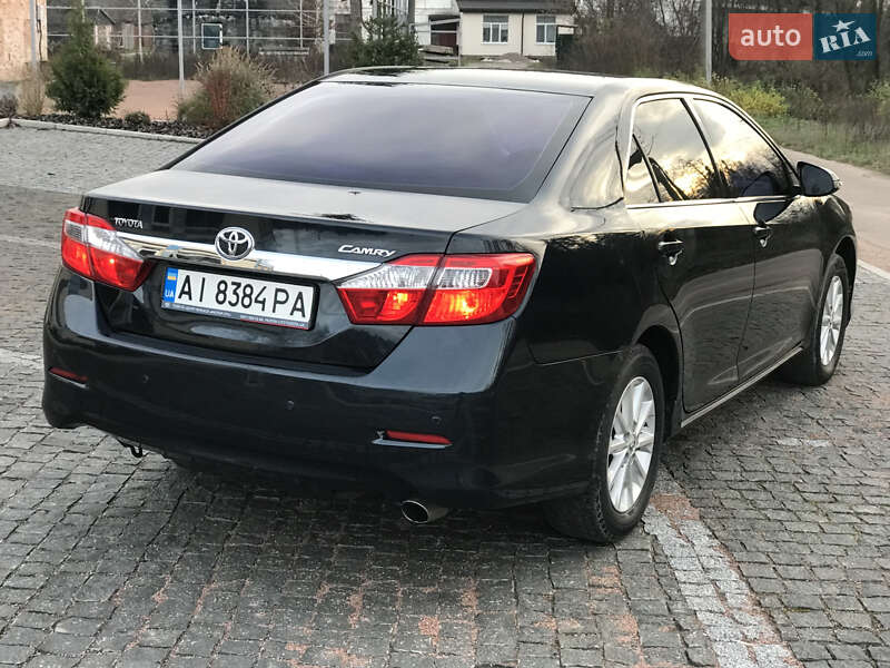Седан Toyota Camry 2013 в Житомирі