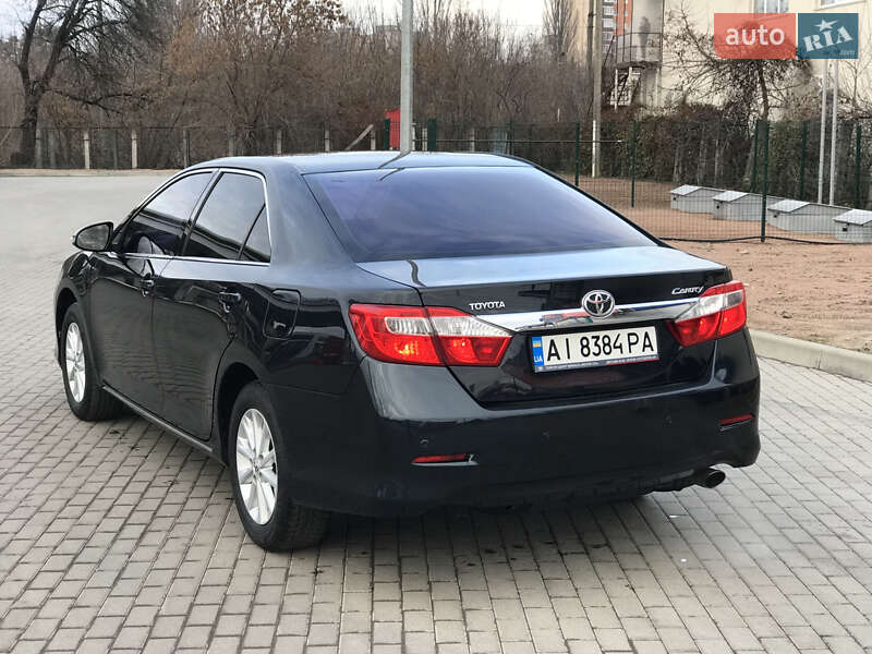 Седан Toyota Camry 2013 в Житомирі
