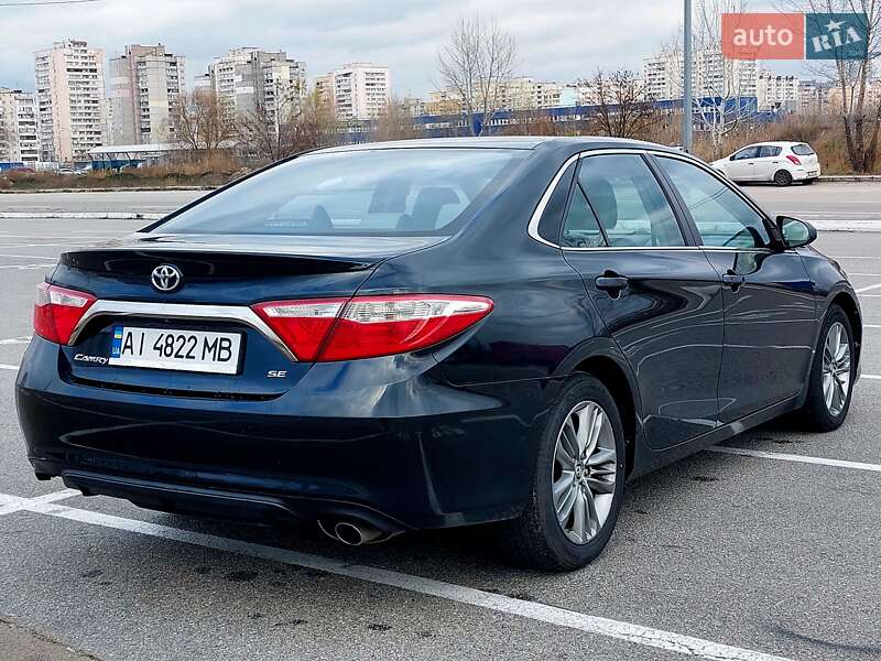 Седан Toyota Camry 2015 в Киеве