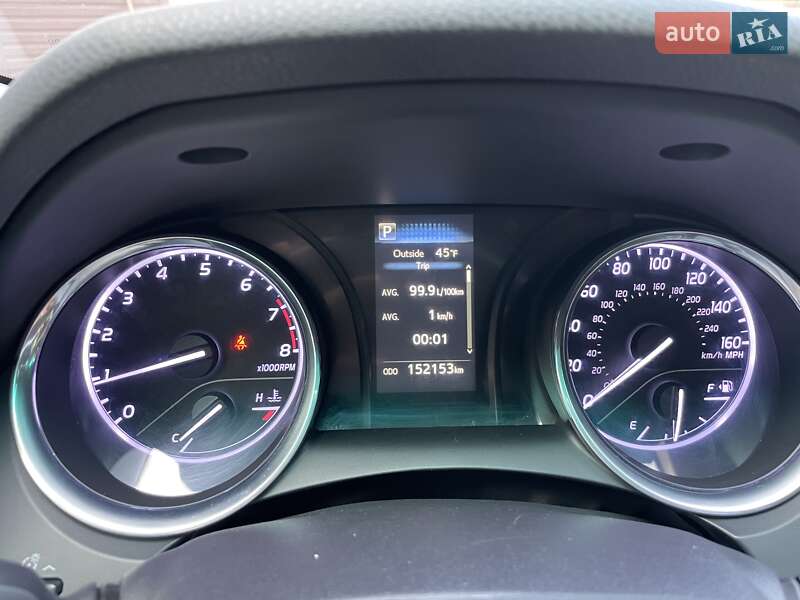 Седан Toyota Camry 2018 в Харькове