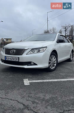 Седан Toyota Camry 2013 в Киеве