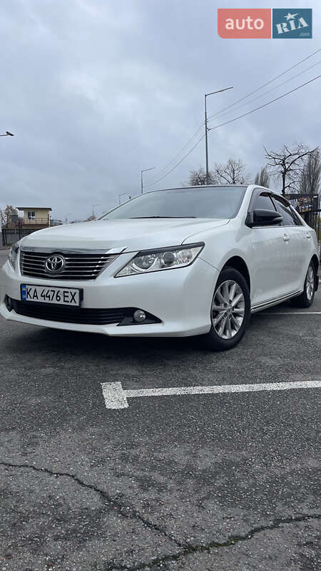 Седан Toyota Camry 2013 в Киеве фото Седан Toyota Camry 2013 в Киеве