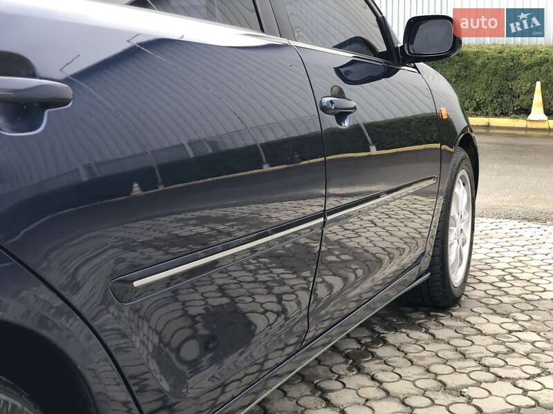 Седан Toyota Camry 2005 в Черновцах