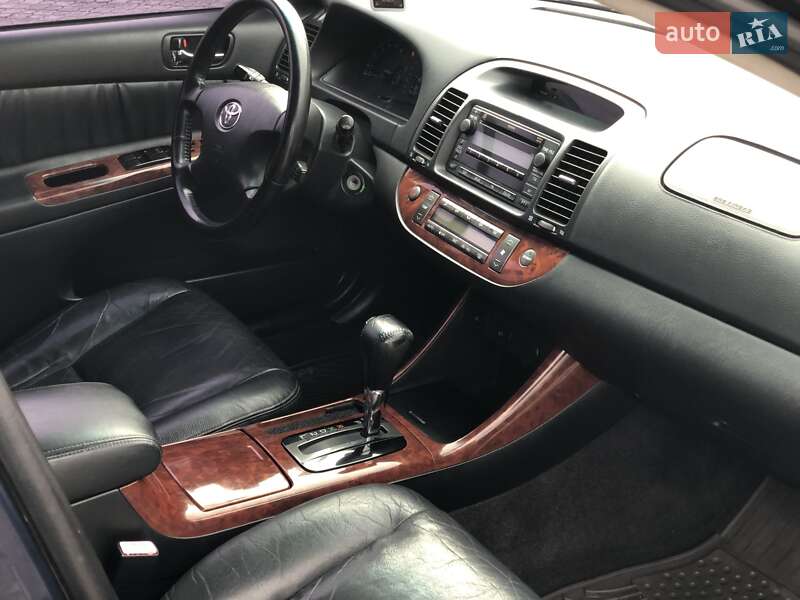 Седан Toyota Camry 2005 в Черновцах