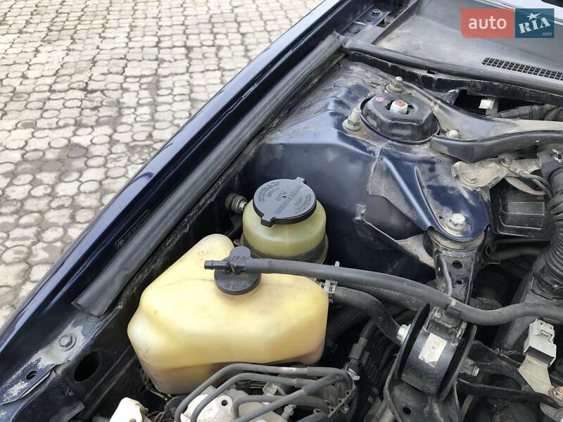 Седан Toyota Camry 2005 в Черновцах