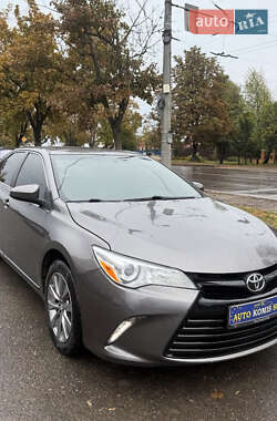 Седан Toyota Camry 2016 в Сумах