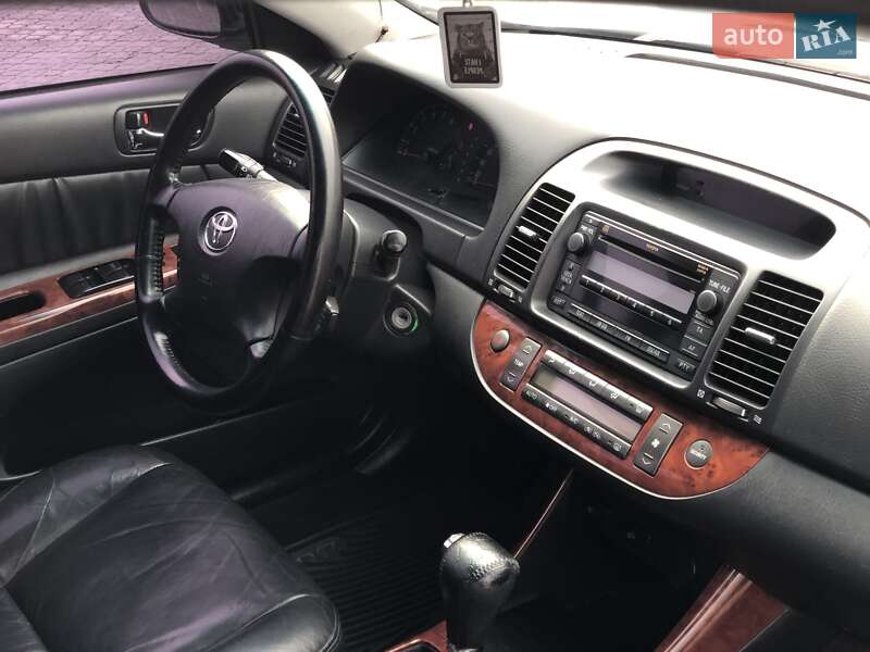 Седан Toyota Camry 2005 в Черновцах