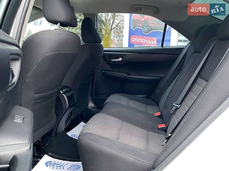 Седан Toyota Camry 2016 в Львове