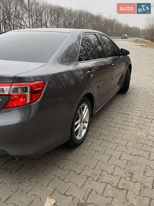 Седан Toyota Camry 2013 в Тернополе