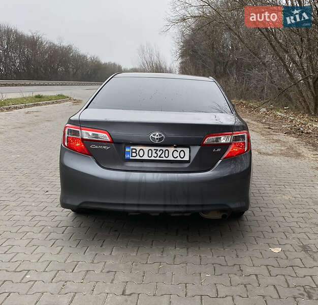 Седан Toyota Camry 2013 в Тернополе