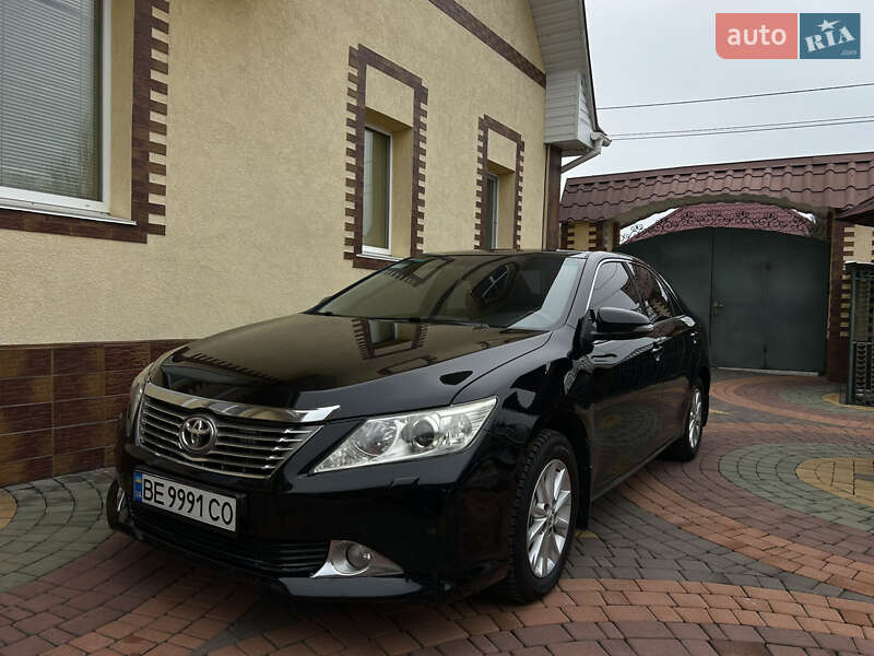 Седан Toyota Camry 2012 в Николаеве