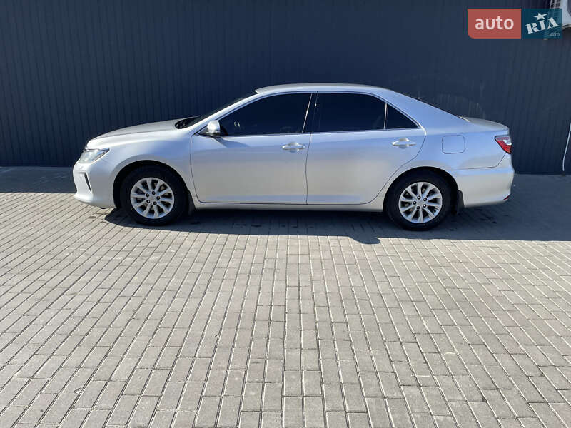 Седан Toyota Camry 2016 в Львове