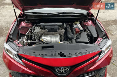 Седан Toyota Camry 2018 в Херсоне