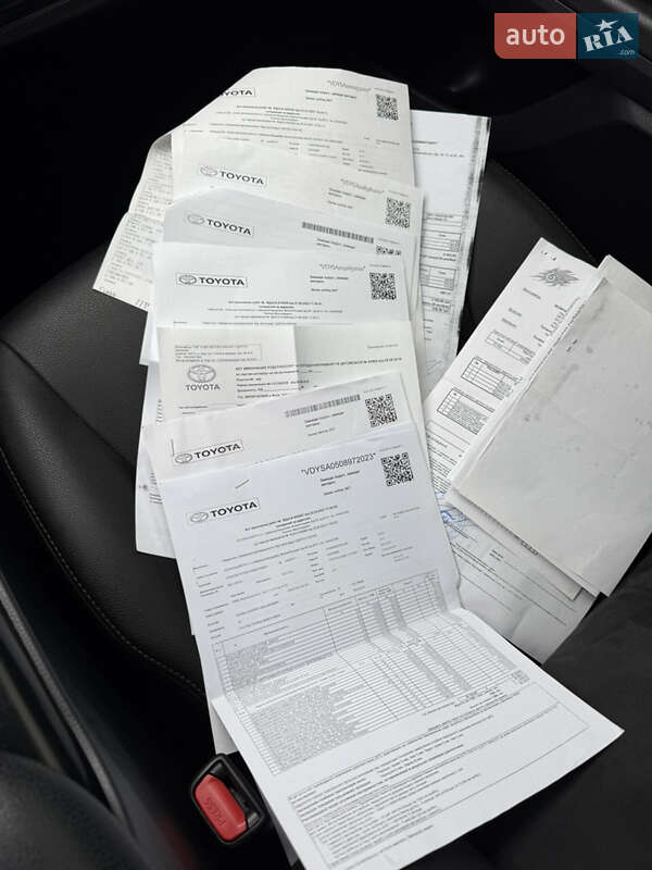 Седан Toyota Camry 2017 в Киеве