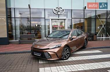 Седан Toyota Camry 2024 в Киеве