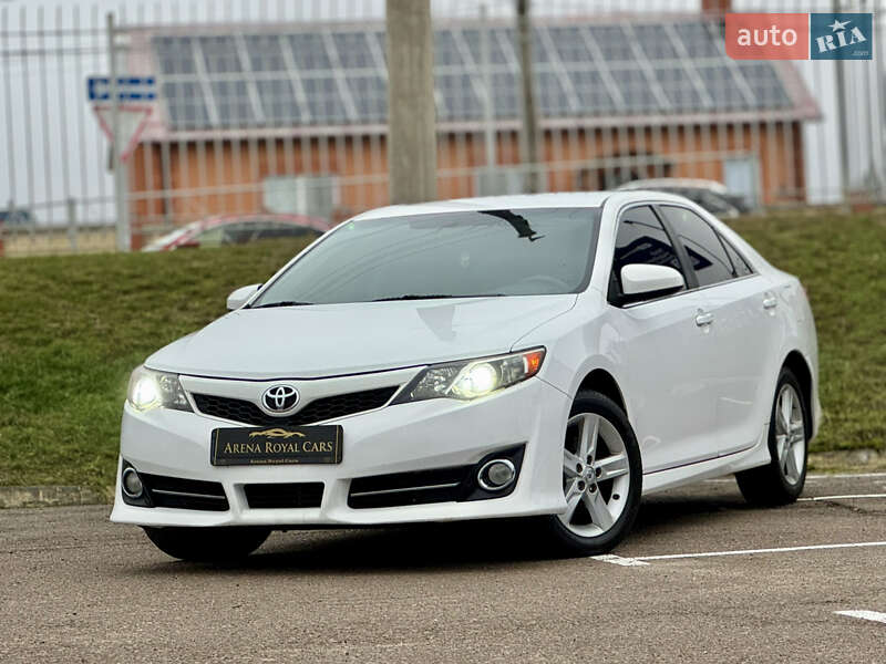 Toyota Camry 2014