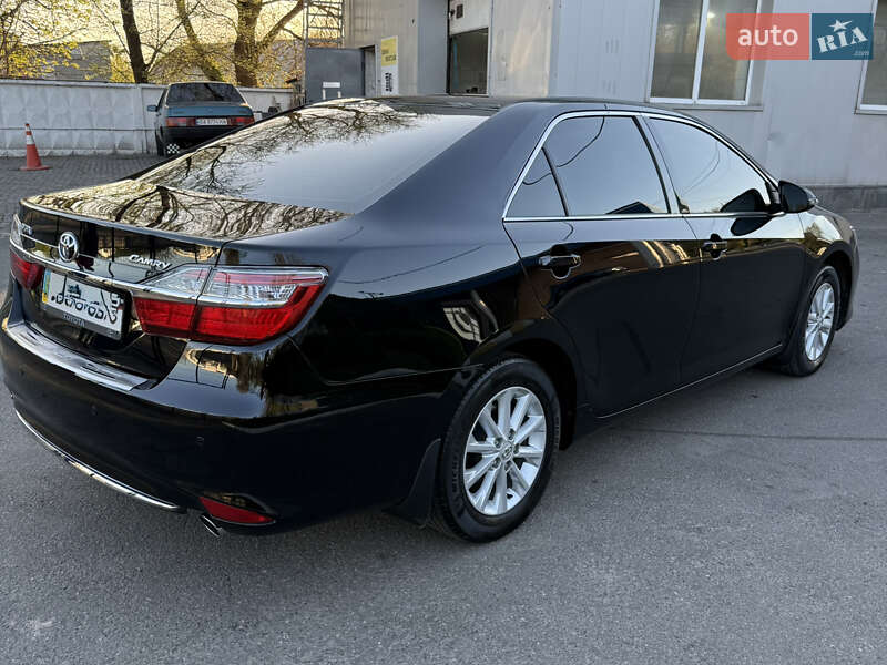 Седан Toyota Camry 2017 в Киеве