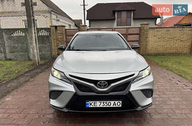Седан Toyota Camry 2019 в Новомосковську