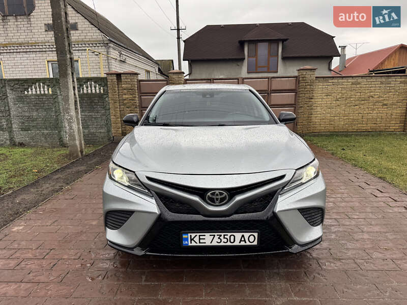 Toyota Camry 2019