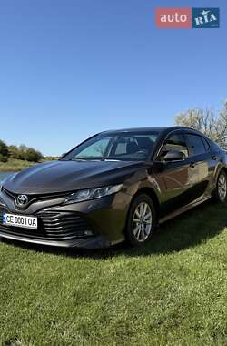 Седан Toyota Camry 2018 в Черновцах