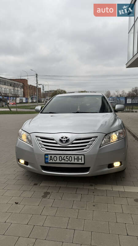 Седан Toyota Camry 2008 в Ужгороді