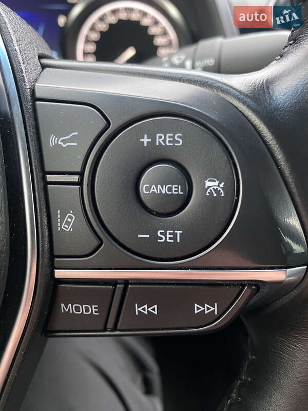 Седан Toyota Camry 2020 в Киеве