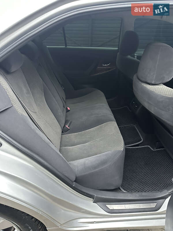 Седан Toyota Camry 2008 в Черновцах