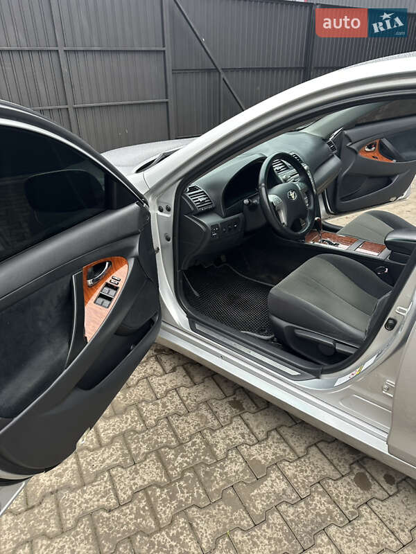 Седан Toyota Camry 2008 в Черновцах