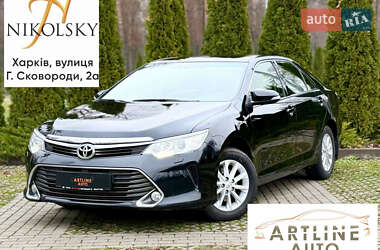 Седан Toyota Camry 2015 в Харкові