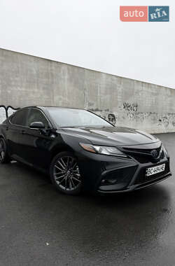 Седан Toyota Camry 2023 в Львові