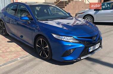 Седан Toyota Camry 2018 в Полтаві