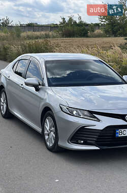 Седан Toyota Camry 2022 в Львові