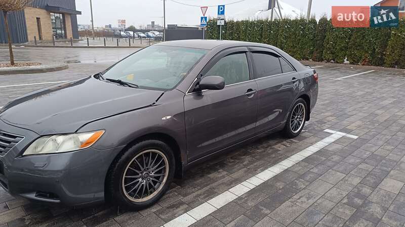 Седан Toyota Camry 2006 в Луцьку