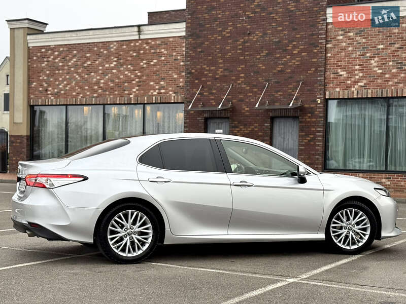 Седан Toyota Camry 2017 в Киеве фото 18 Седан Toyota Camry 2017 в Киеве