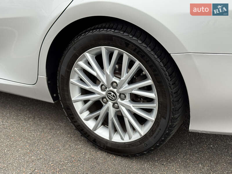 Седан Toyota Camry 2017 в Киеве фото 27 Седан Toyota Camry 2017 в Киеве