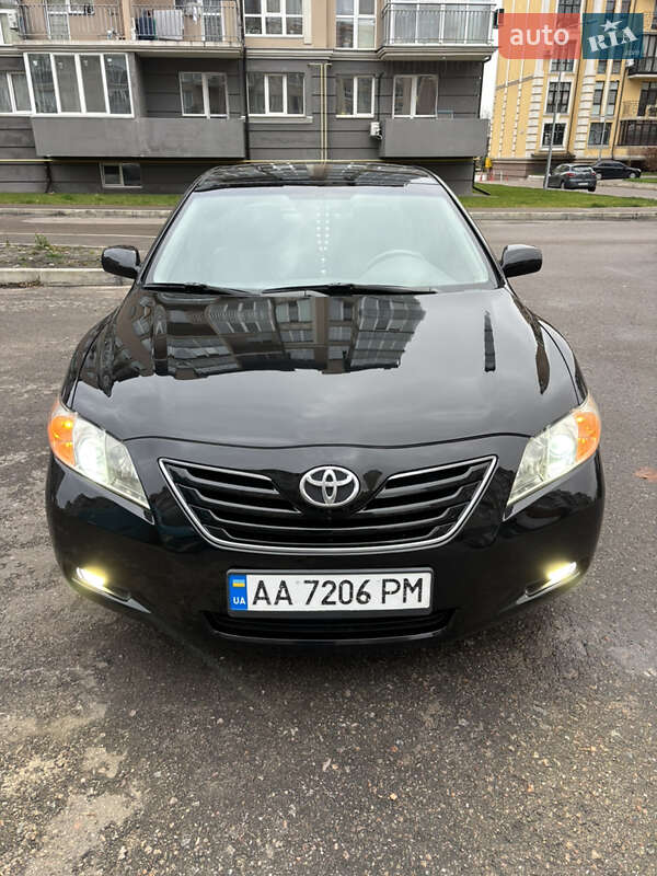 Седан Toyota Camry 2007 в Киеве