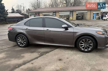 Седан Toyota Camry 2018 в Дніпрі